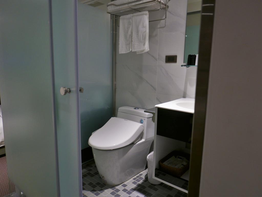 Ours Inn Taipei Extérieur photo