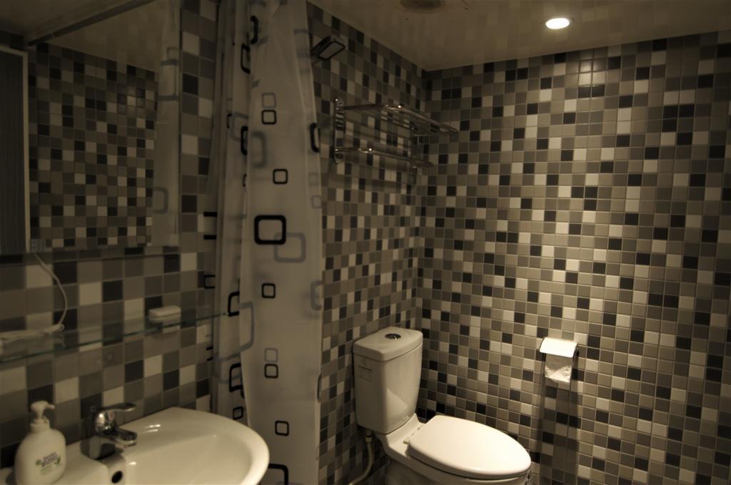 Ours Inn Taipei Extérieur photo
