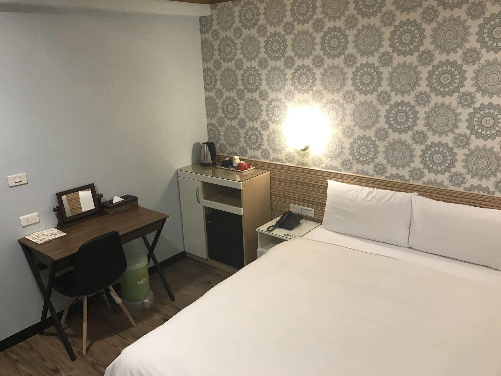 Ours Inn Taipei Extérieur photo